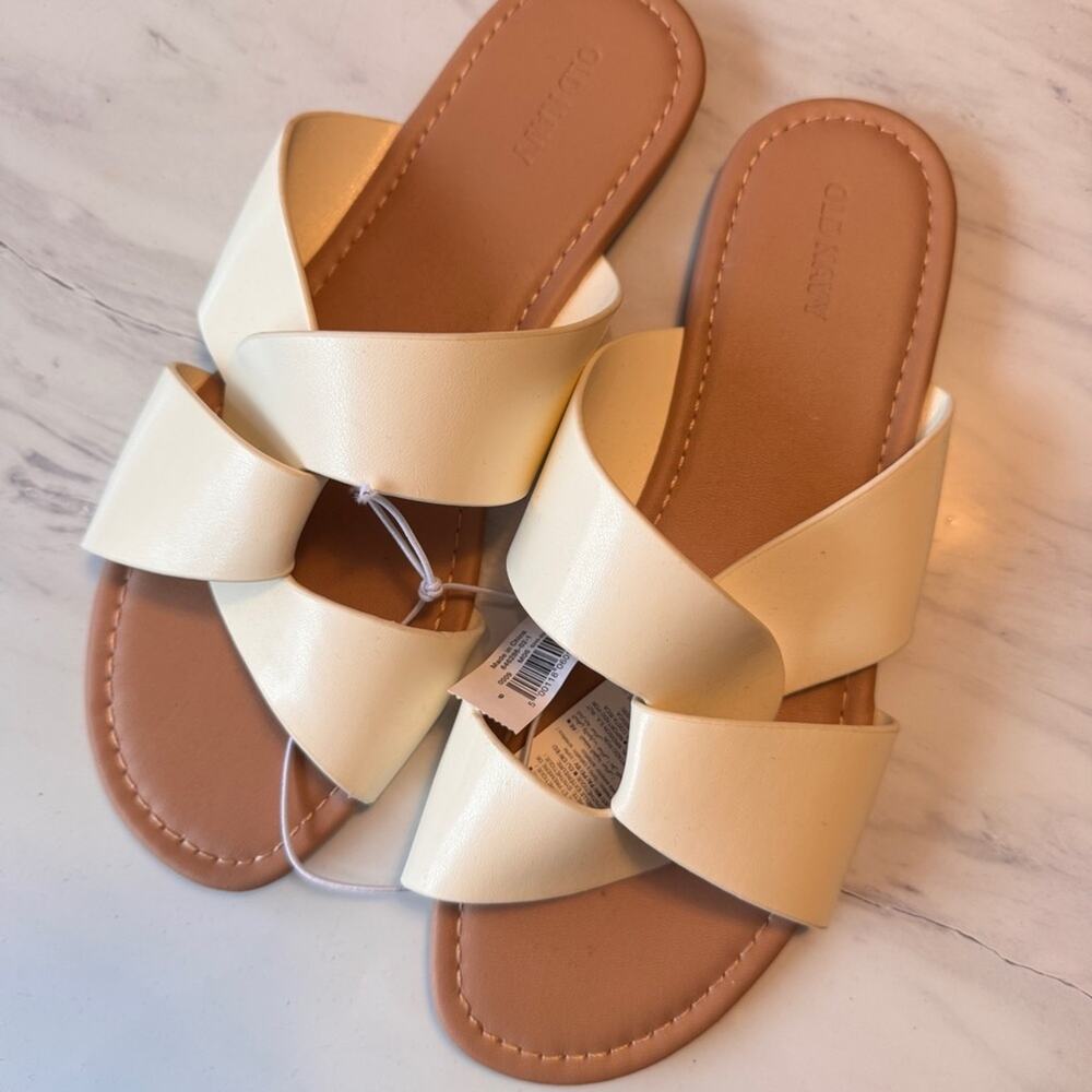 Old Navy Women’s Flat Linked Bone Color Low Heel  Sandals  Sz 9 NWT